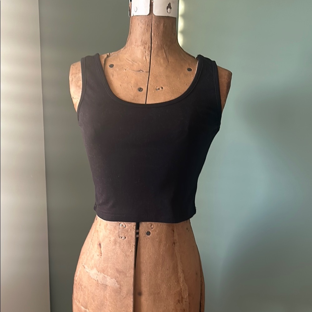 Black Sleeveless Women's Top